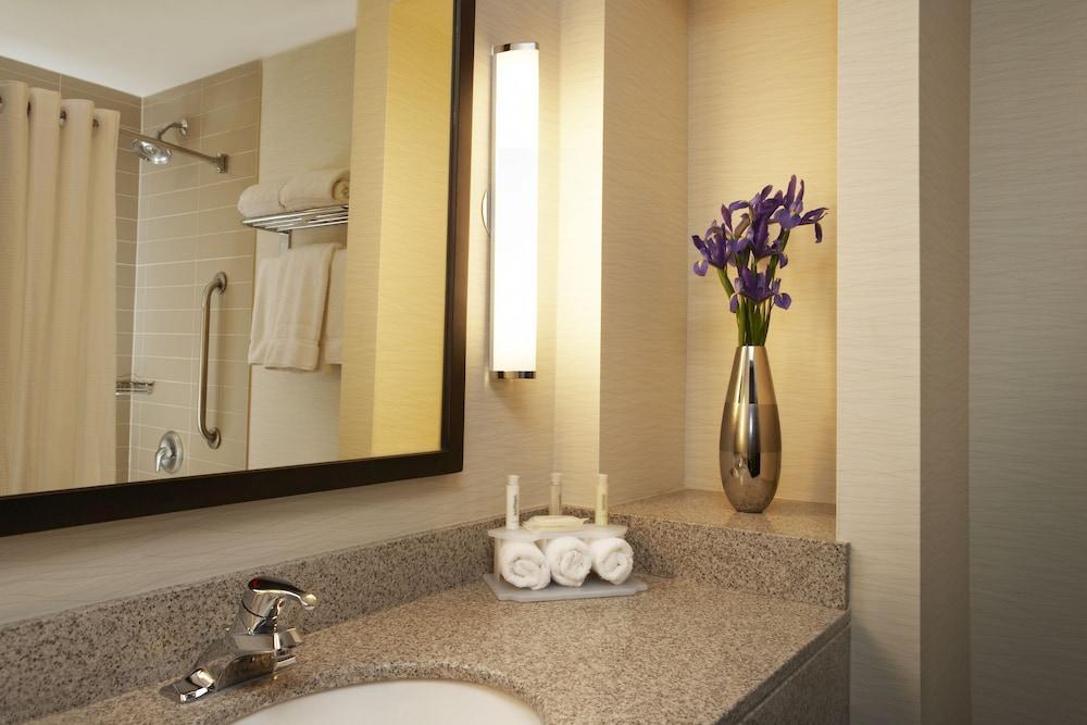 Holiday Inn Express & Suites Vaughan-Southwest By Ihg Zewnętrze zdjęcie