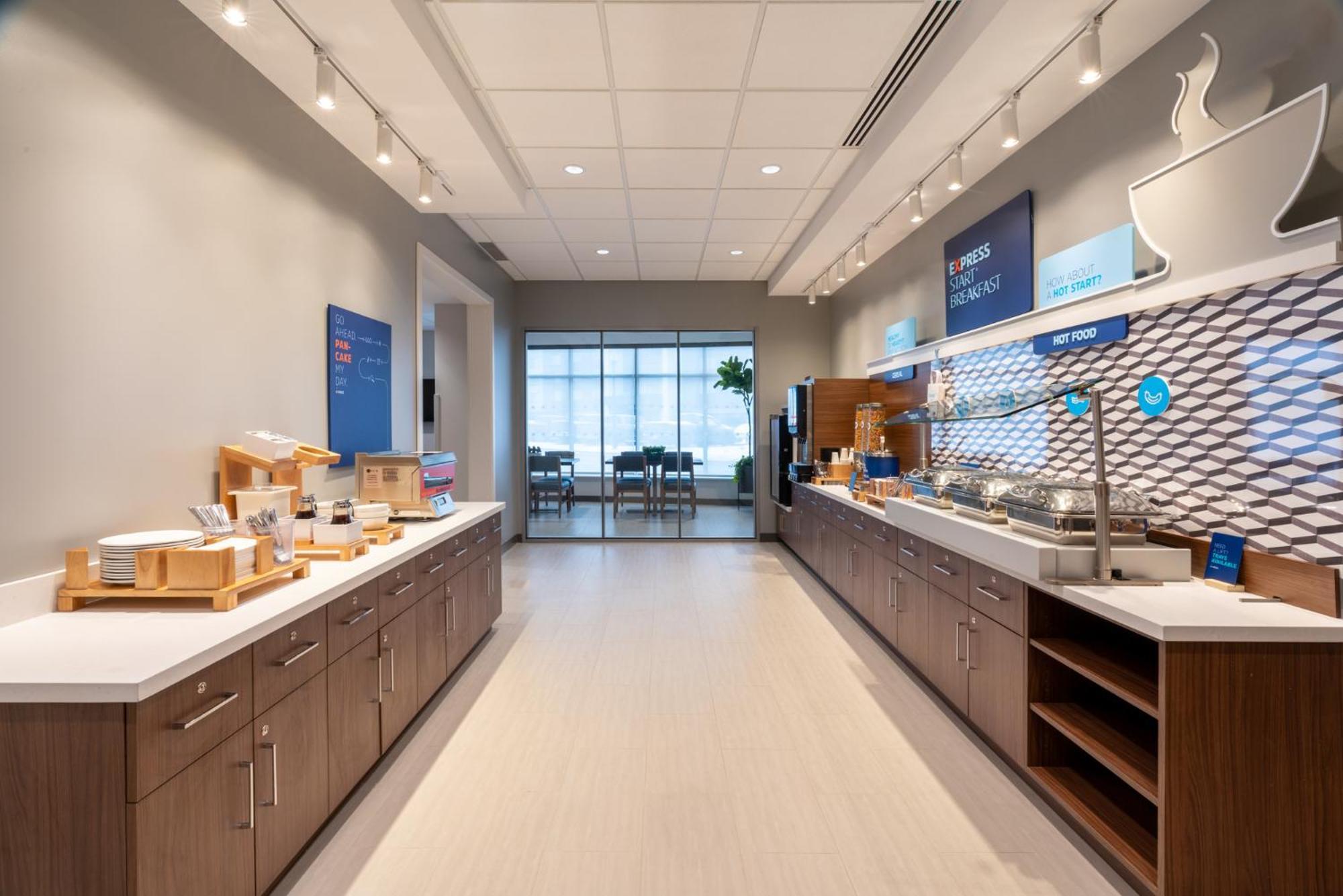 Holiday Inn Express & Suites Vaughan-Southwest By Ihg Zewnętrze zdjęcie