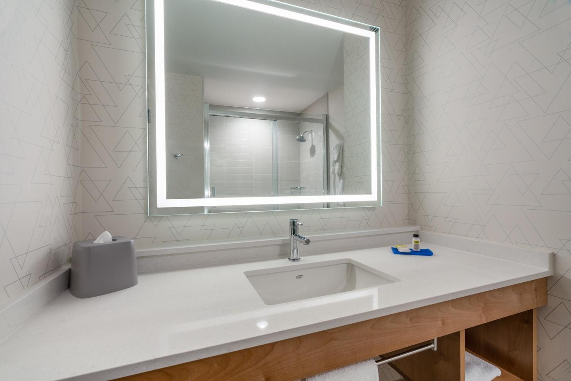 Holiday Inn Express & Suites Vaughan-Southwest By Ihg Zewnętrze zdjęcie