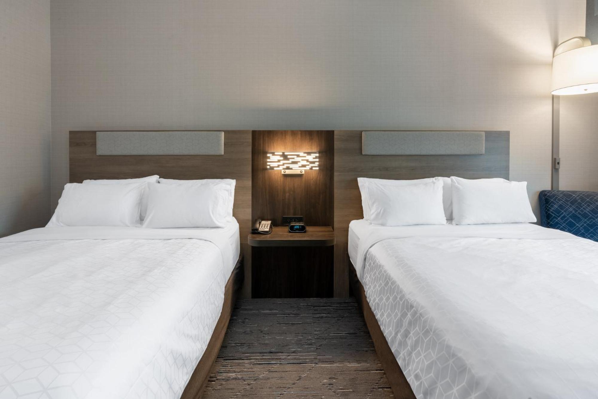 Holiday Inn Express & Suites Vaughan-Southwest By Ihg Zewnętrze zdjęcie